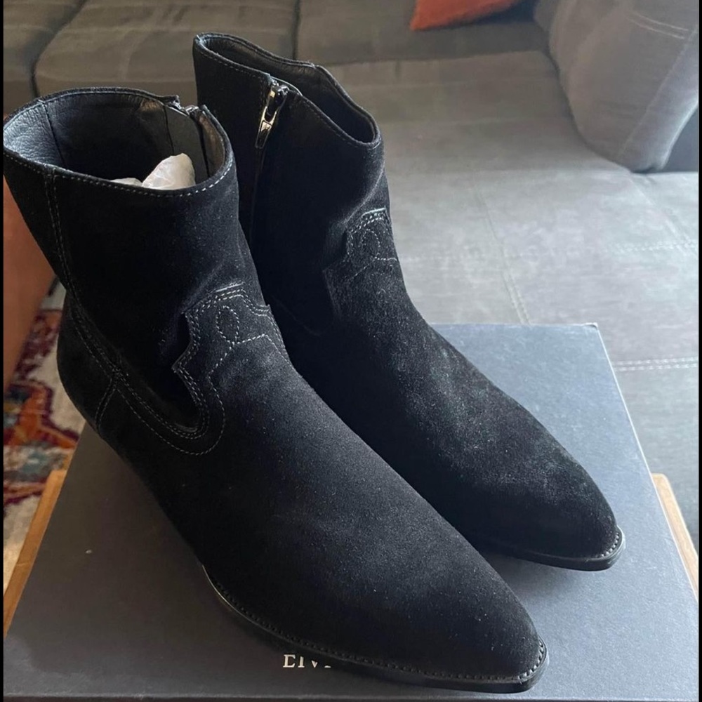 Western Chelsea Boots
